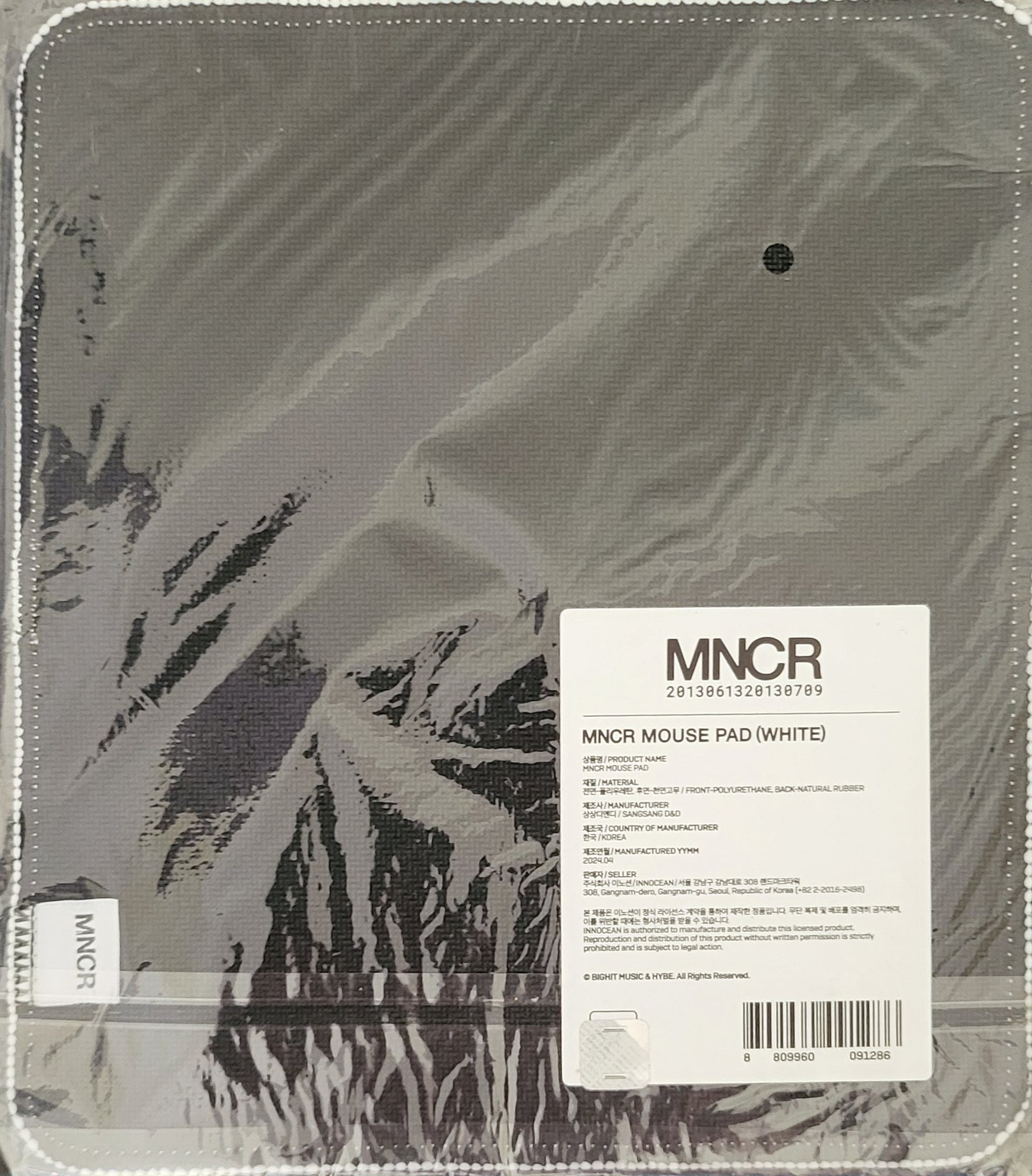 BTS - POP UP : MONOCHROME IN BANGKOK OFFICIAL MD MOUSE PAD - WHITE