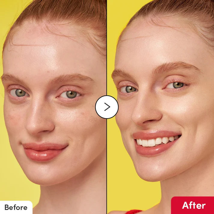 Applying EQQUALBERRY Vitamin Illuminating Serum 30ml for hydrated and glowing skin