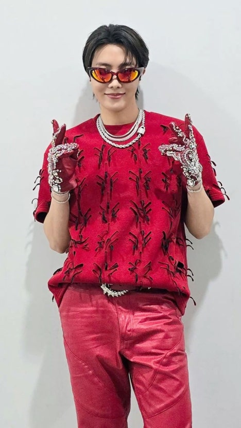 Pre-order the official j-hope Tour [HOPE ON THE STAGE] The Original