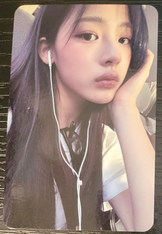 NewJeans Supernatural Murakami Photocard | K-pop NZ