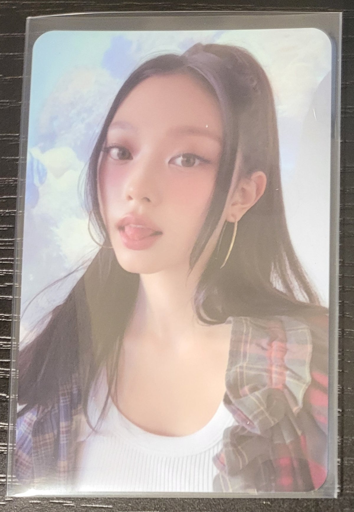 NewJeans How Sweet photocard in sleeve, unboxed